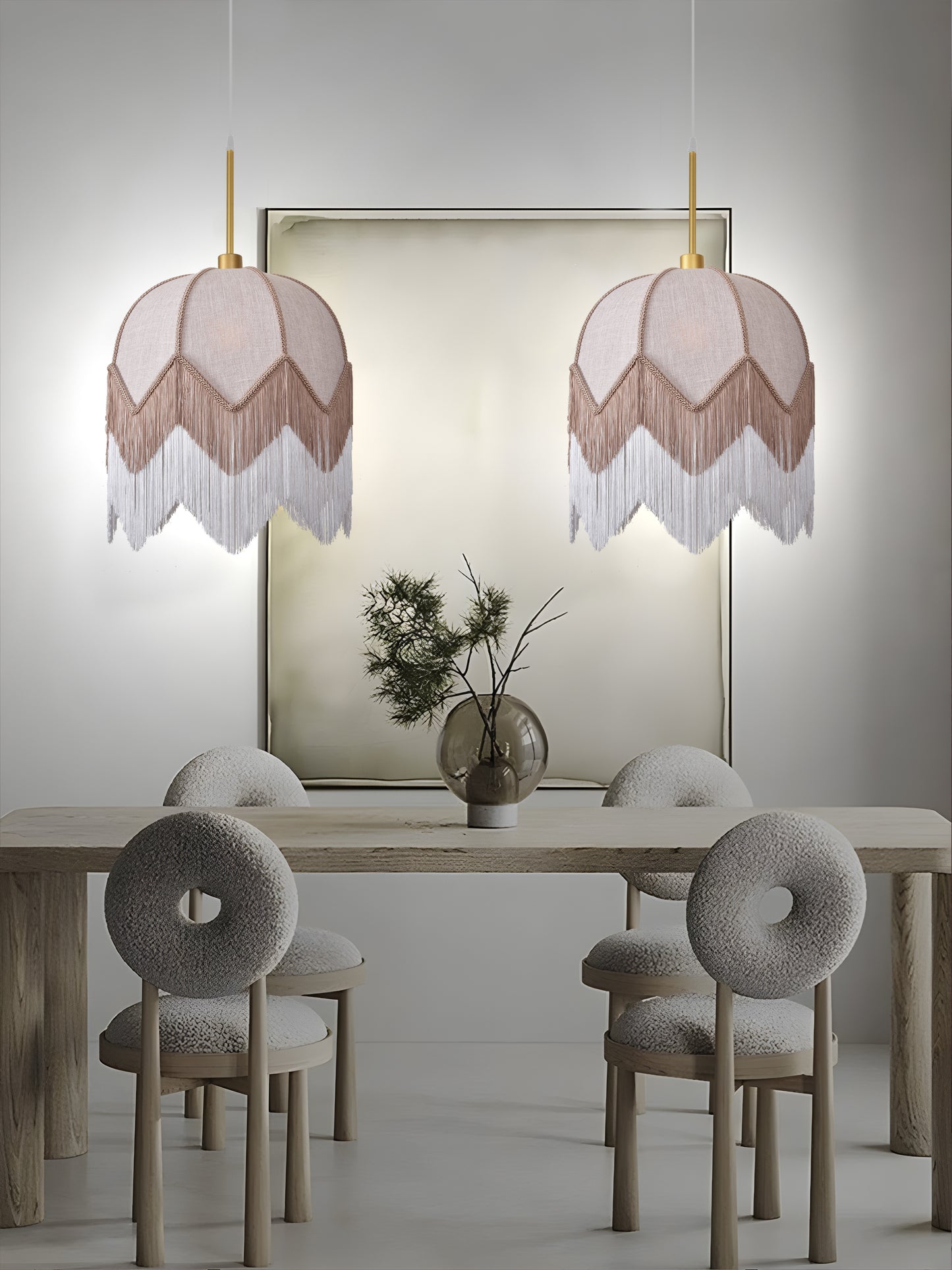 Pantalla vintage con flecos rosas y blanco