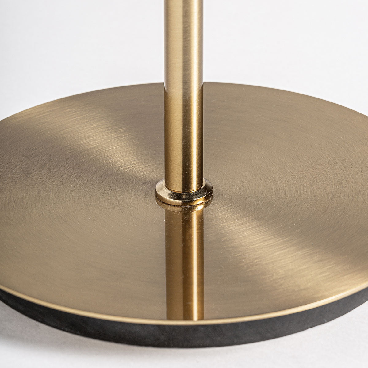 Lámpara metal dorado