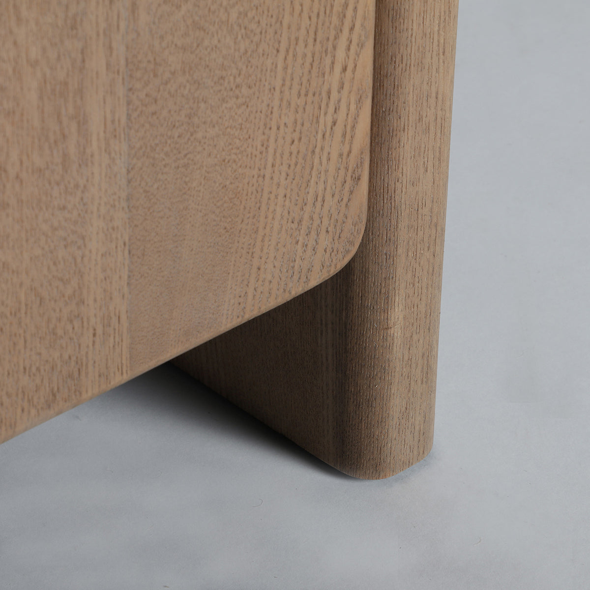 Aparador Busk fabricado en madera de fresno