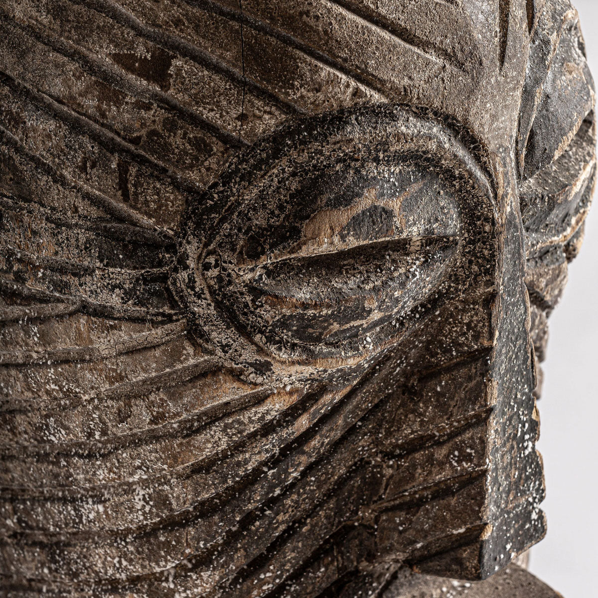 Escultura tribal de grandes dimensiones