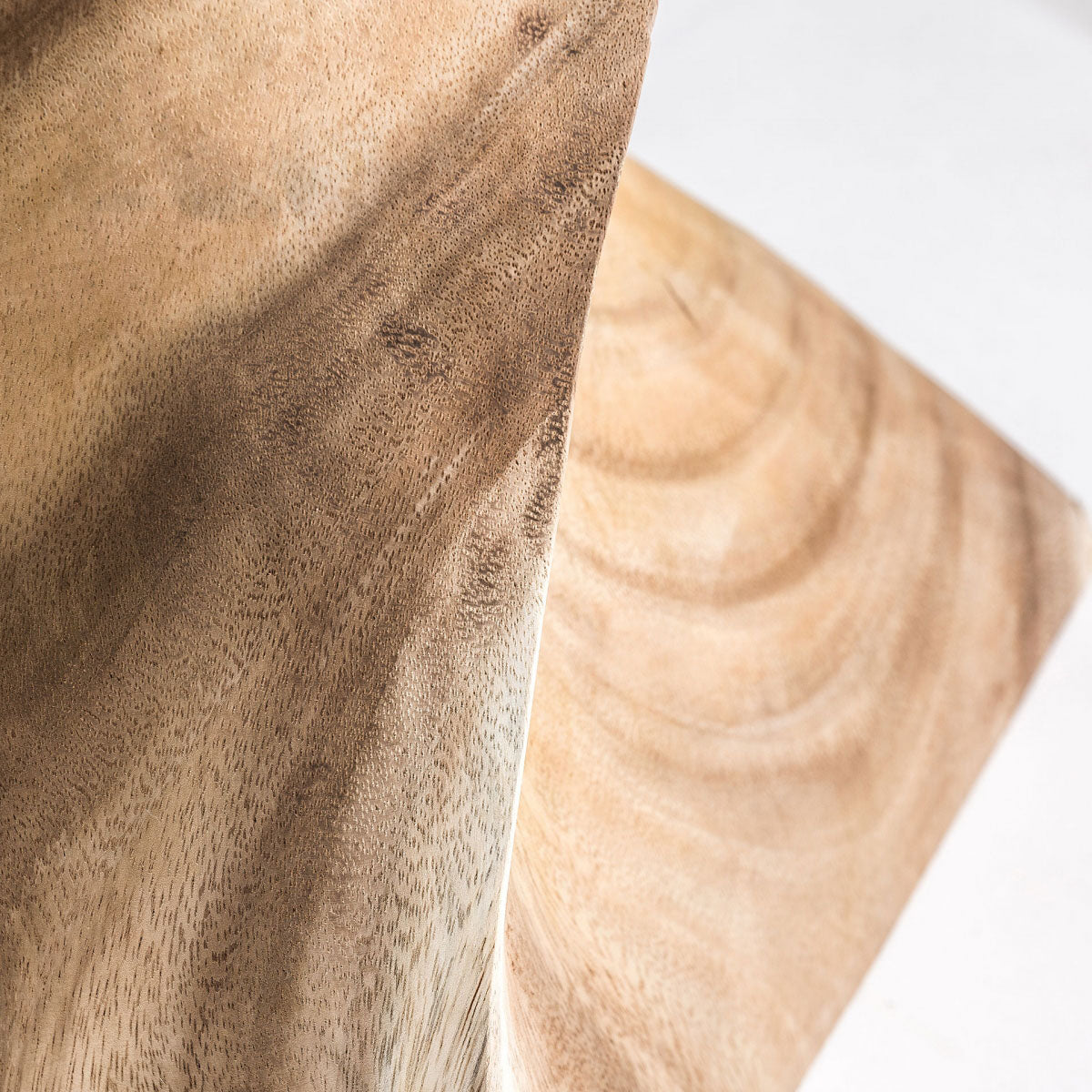 Mesa Auxiliar hecha a mano en madera tropical