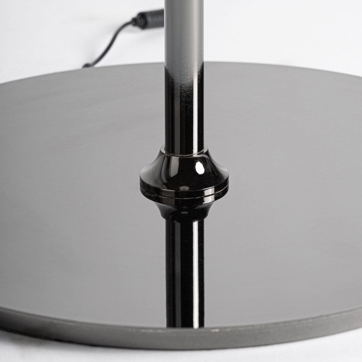 Lámpara de pie fina