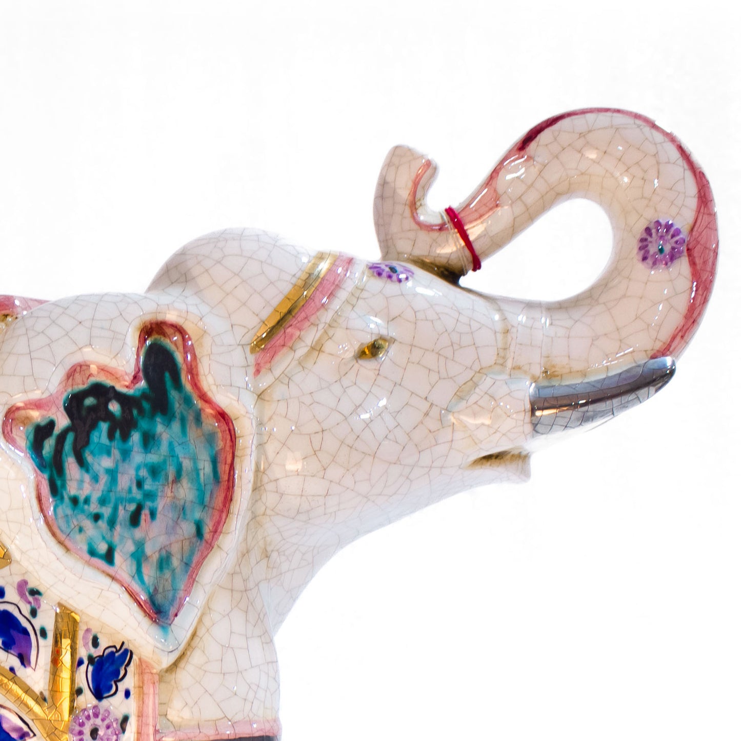 Figura elefante, porcelana blanca y detalles multicolor