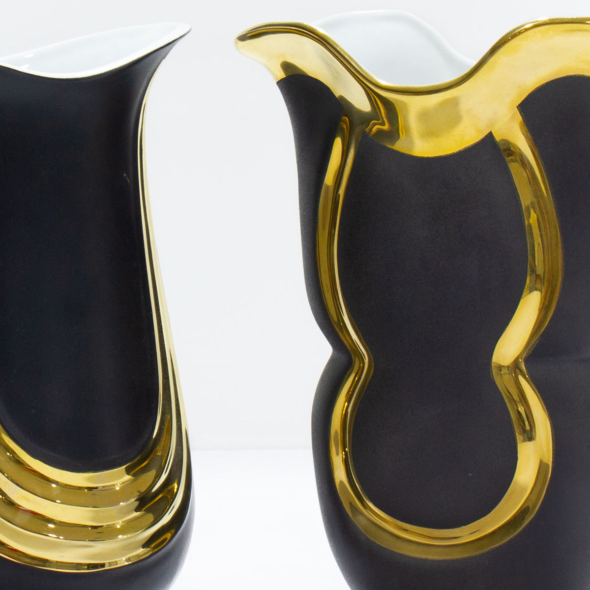 Jarrones cerámica, negro y dorado