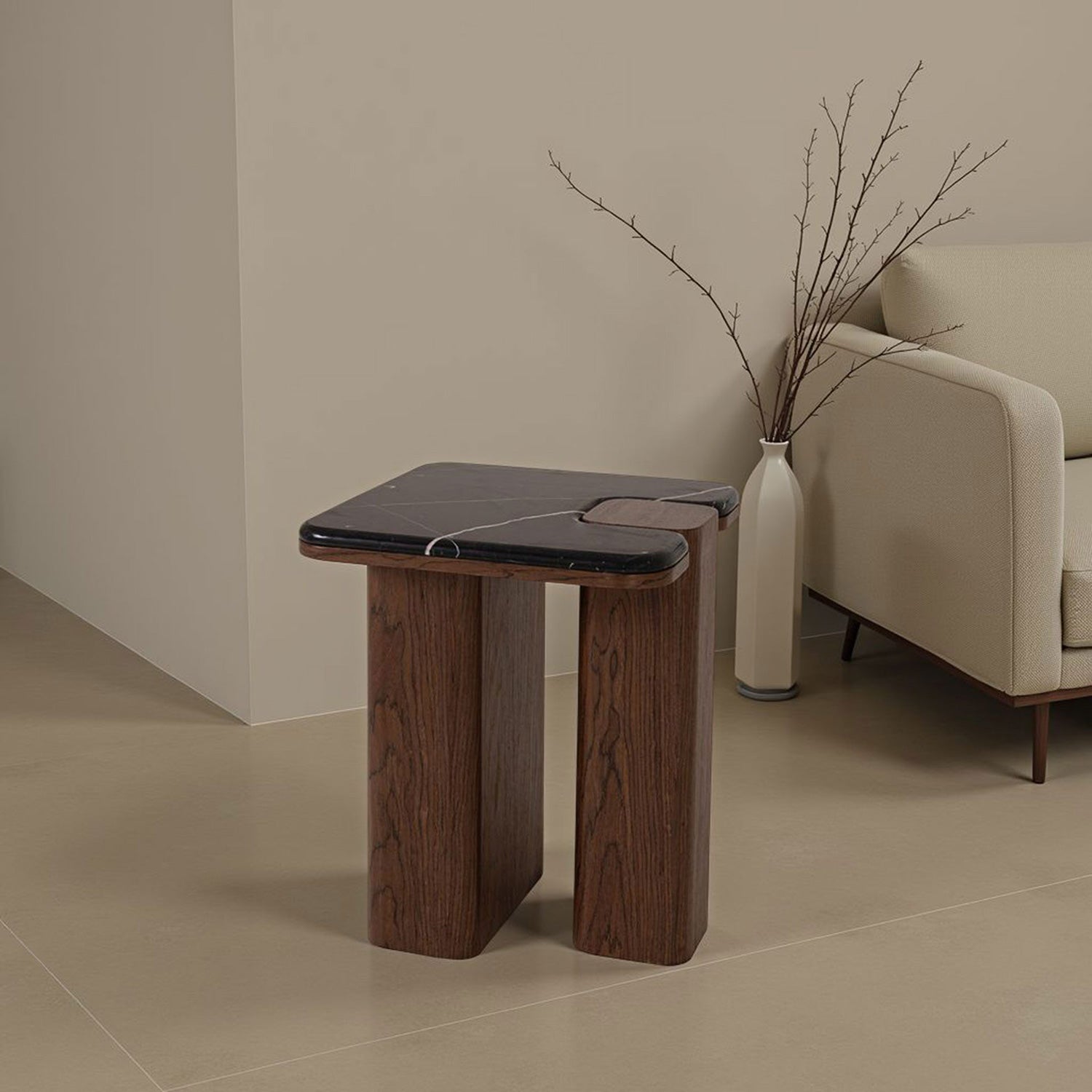 Mesa auxiliar de nogal y porcelanico negro con vetas blancas para salón