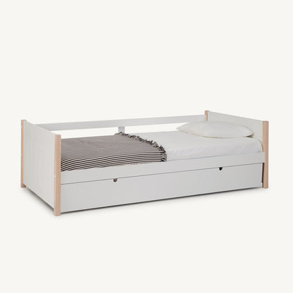 Cama infantil nido blanca estilo nórdico escandinavo