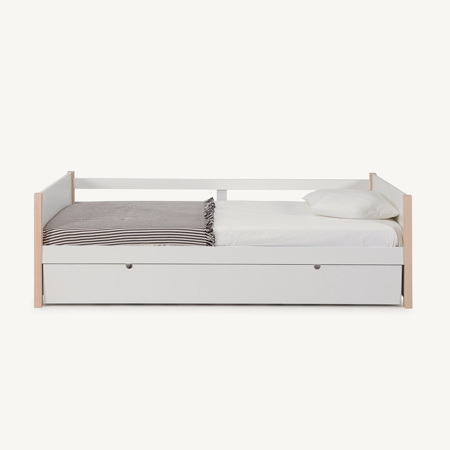 Cama nido doble para niños con cama inferior desplegada