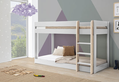 Litera infantil blanca con diseño funcional y cama superior baja