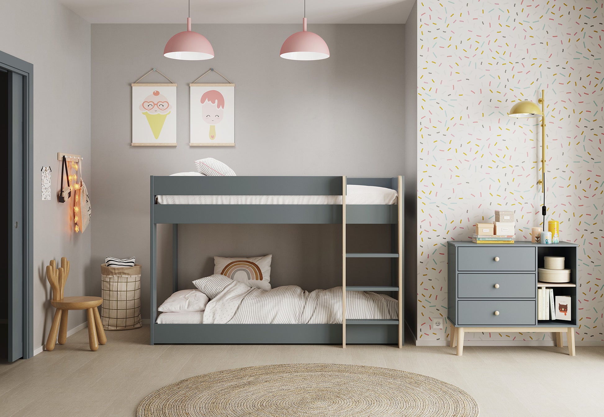 Dormitorio juvenil con litera montessori y cómoda con cajones, armario en estilo contemporáneo.