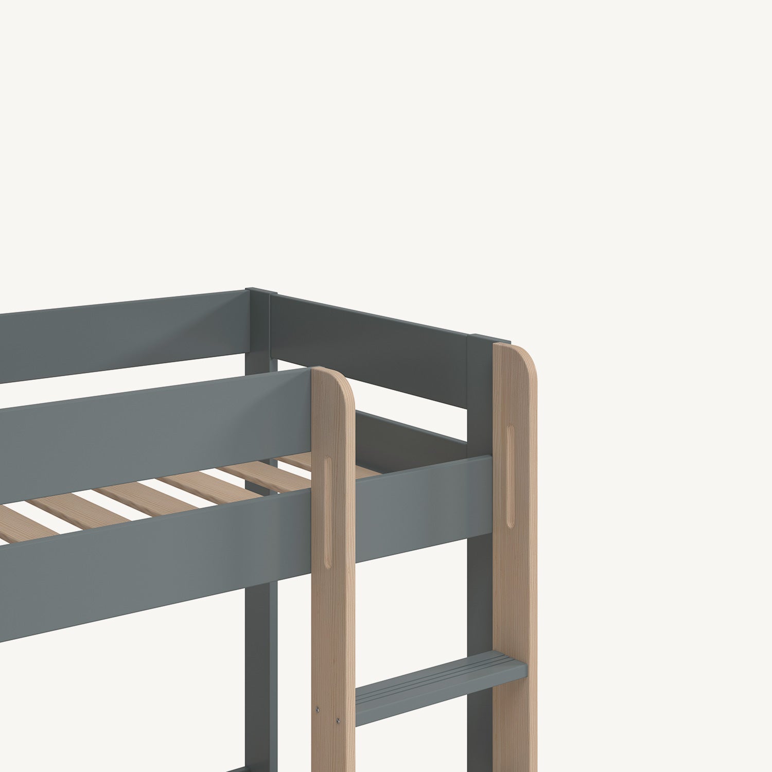 Litera infantil verde con estructura de madera y cama de suelo