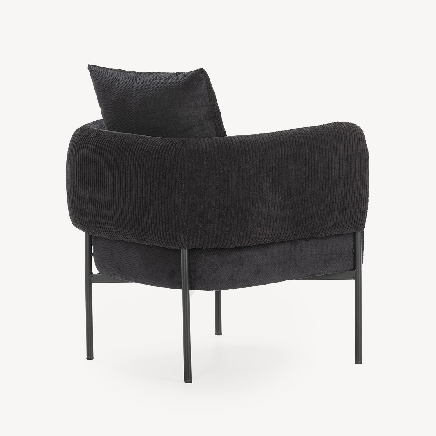 Sillón moderno Aruni para ambiente minimalista con decoración neutra