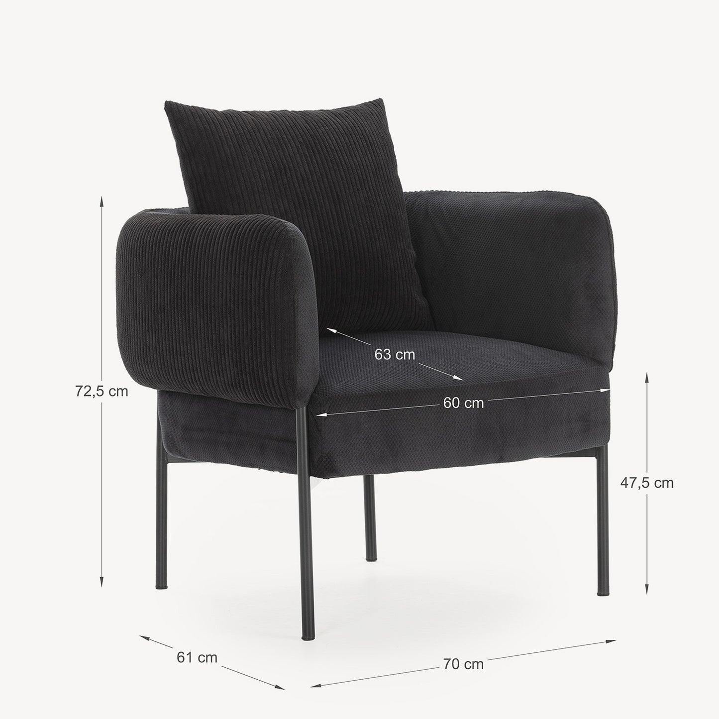 Medidas del Sillón de diseño Aruni con patas metálicas finas y acabado elegante