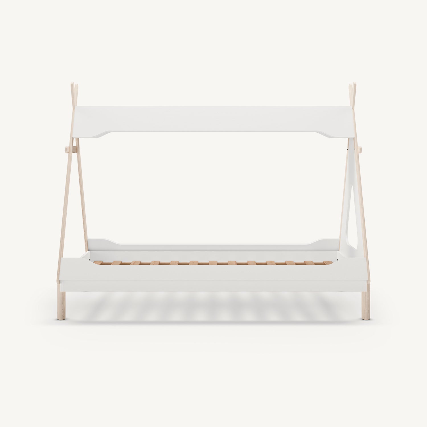 Cama tipo cabaña infantil en madera con diseño blanco