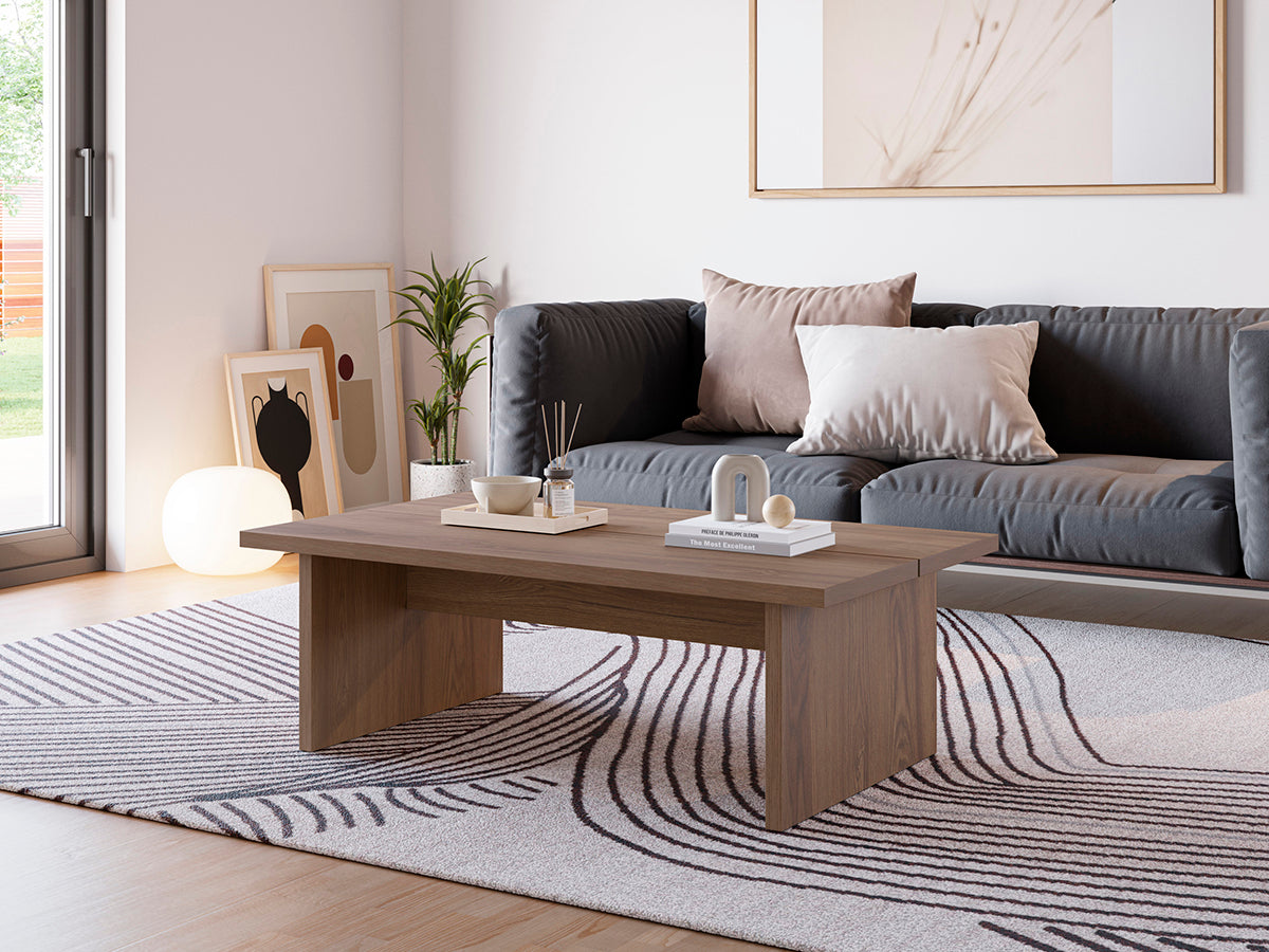 Mesa de centro rectangular en color natural, fabricada en madera de roble.