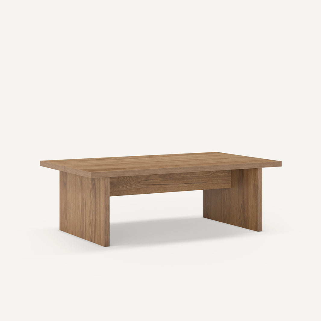 Mesa de centro rectangular en color natural, fabricada en madera de roble.