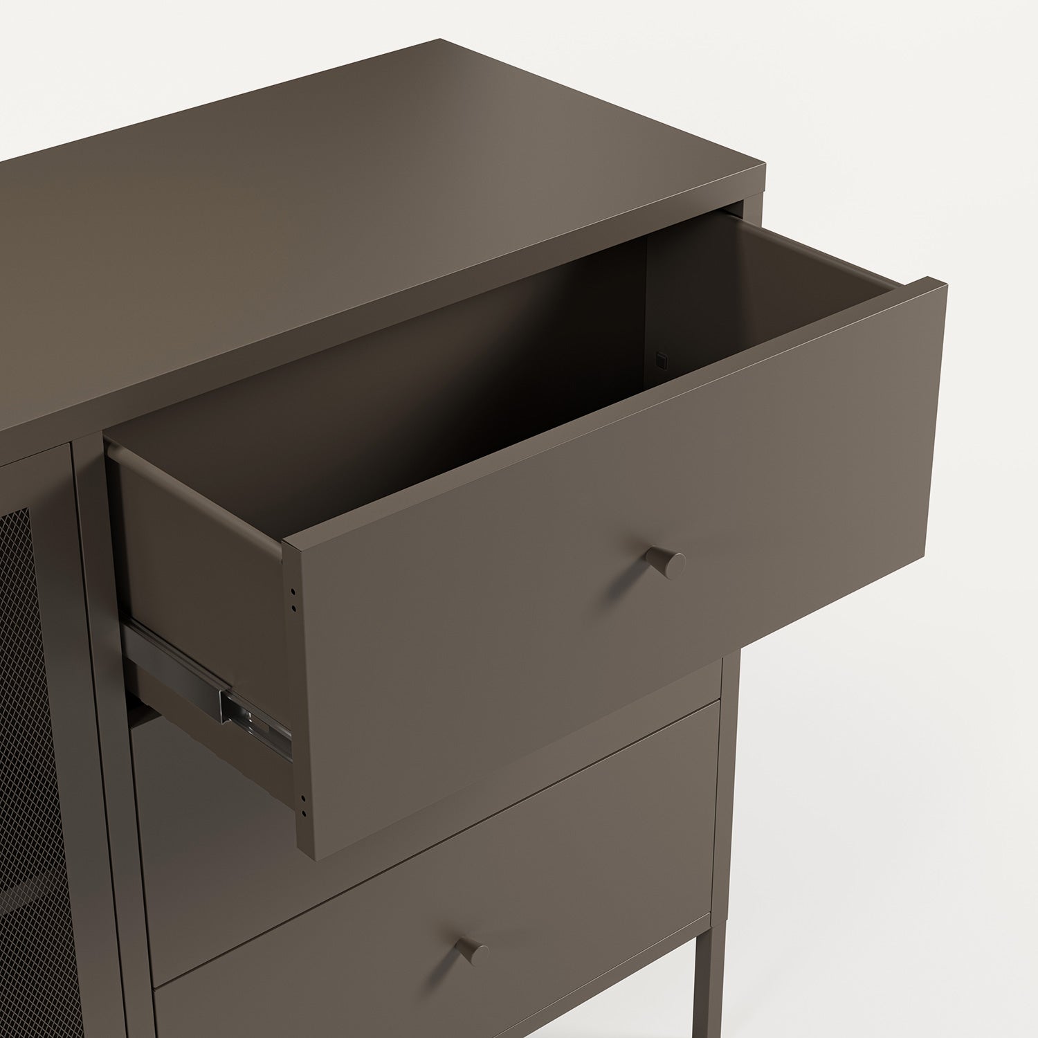 Aparador Fayna en metal moka con dos puertas y tres cajones