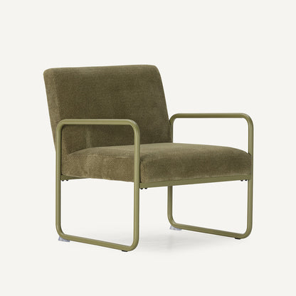 Sillón butaca tapizado de tela en color verde y estructura de metal.