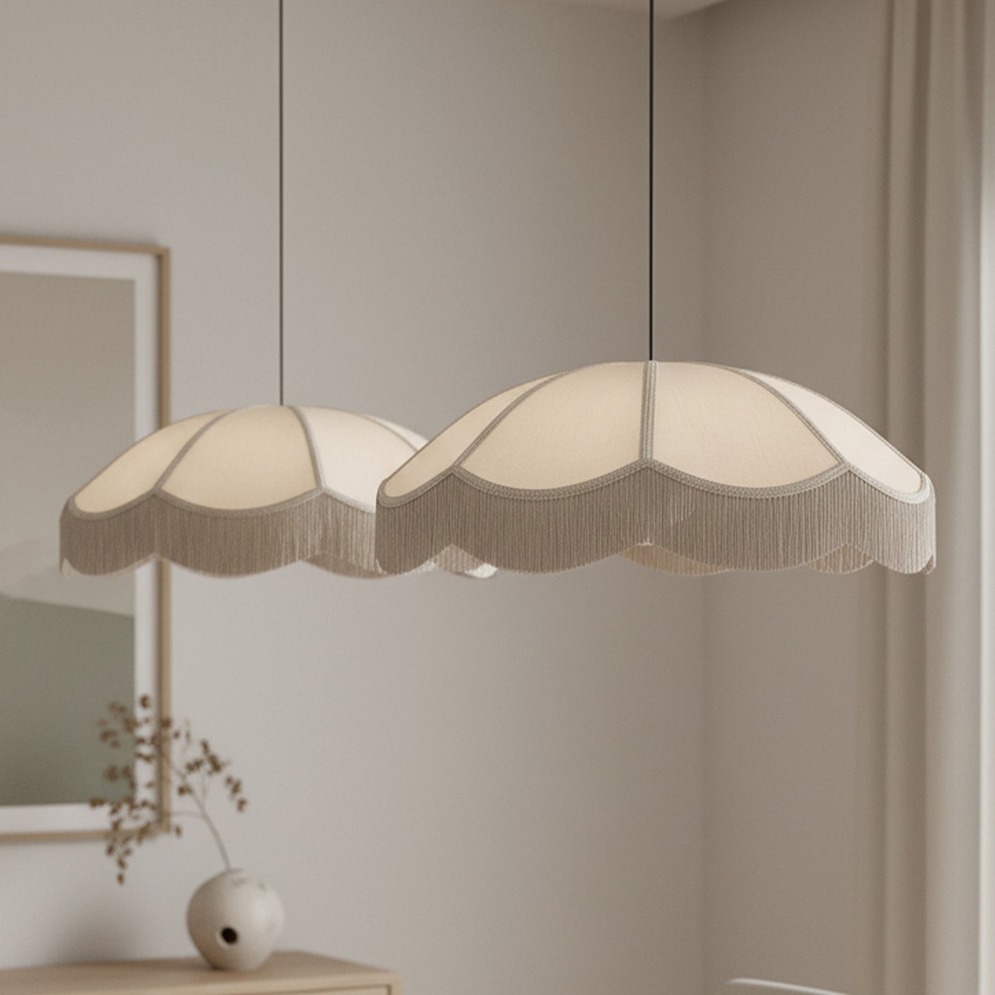 Pantalla techo flecos beige 
