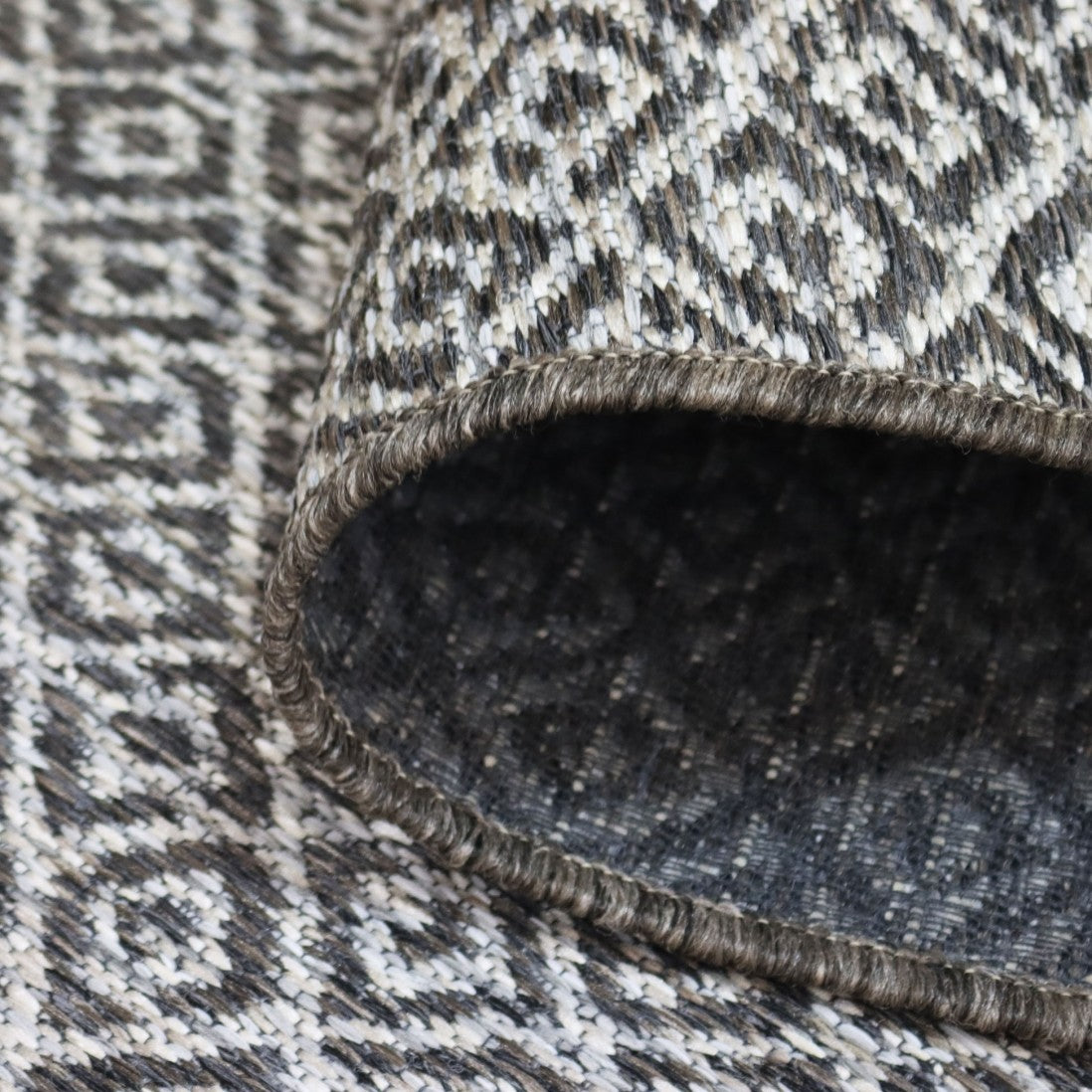 Alfombra de interior y exterior con rombos gris oscuro