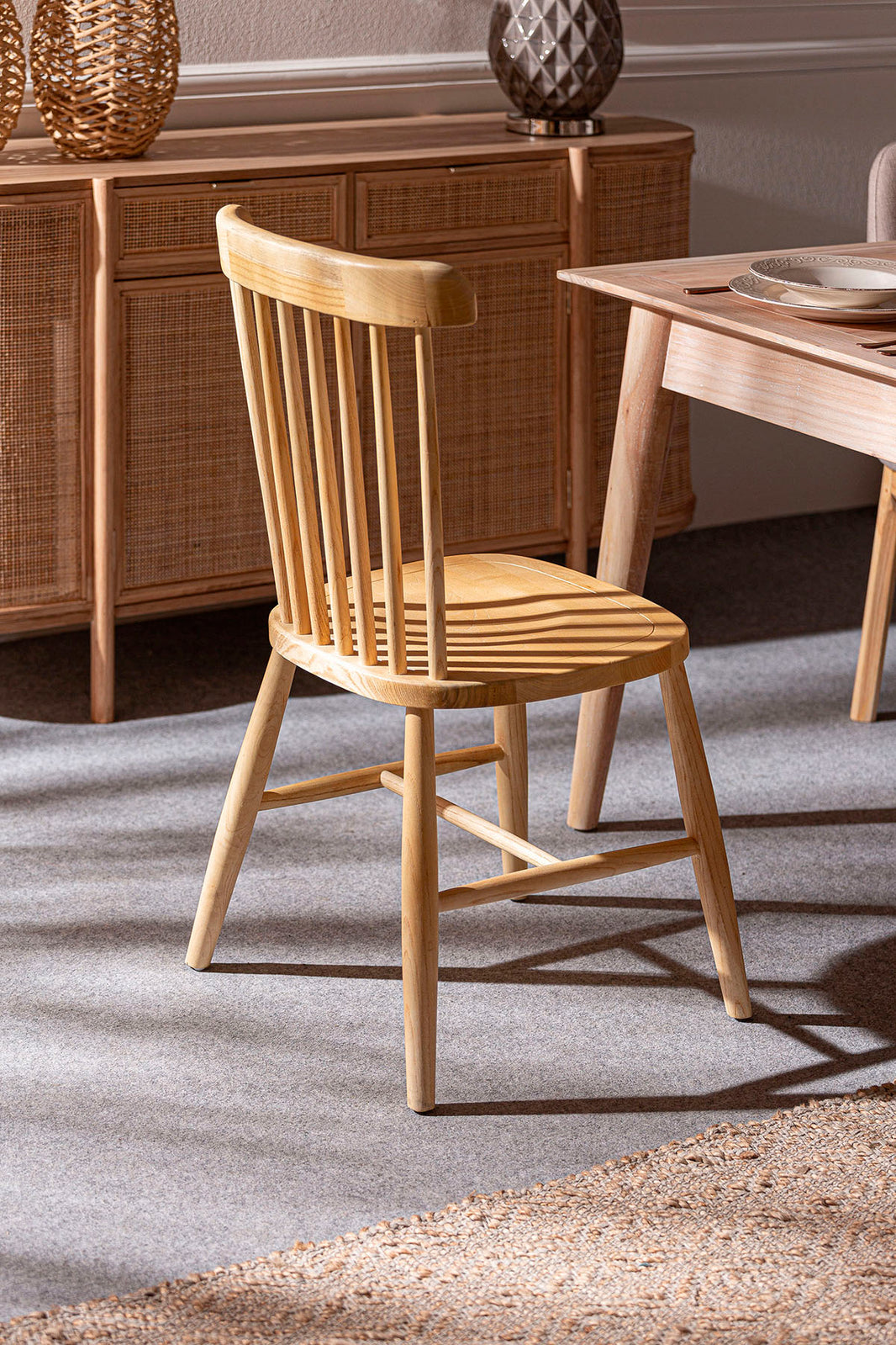 Silla estilo Windsor en madera de olmo, color natural