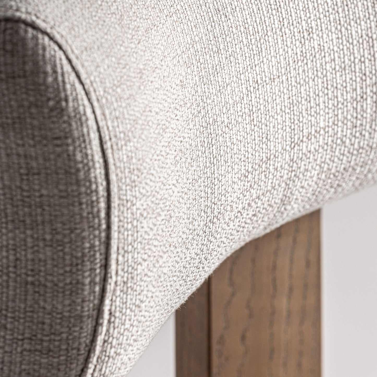 Silla Oris respaldo curvo minimalista