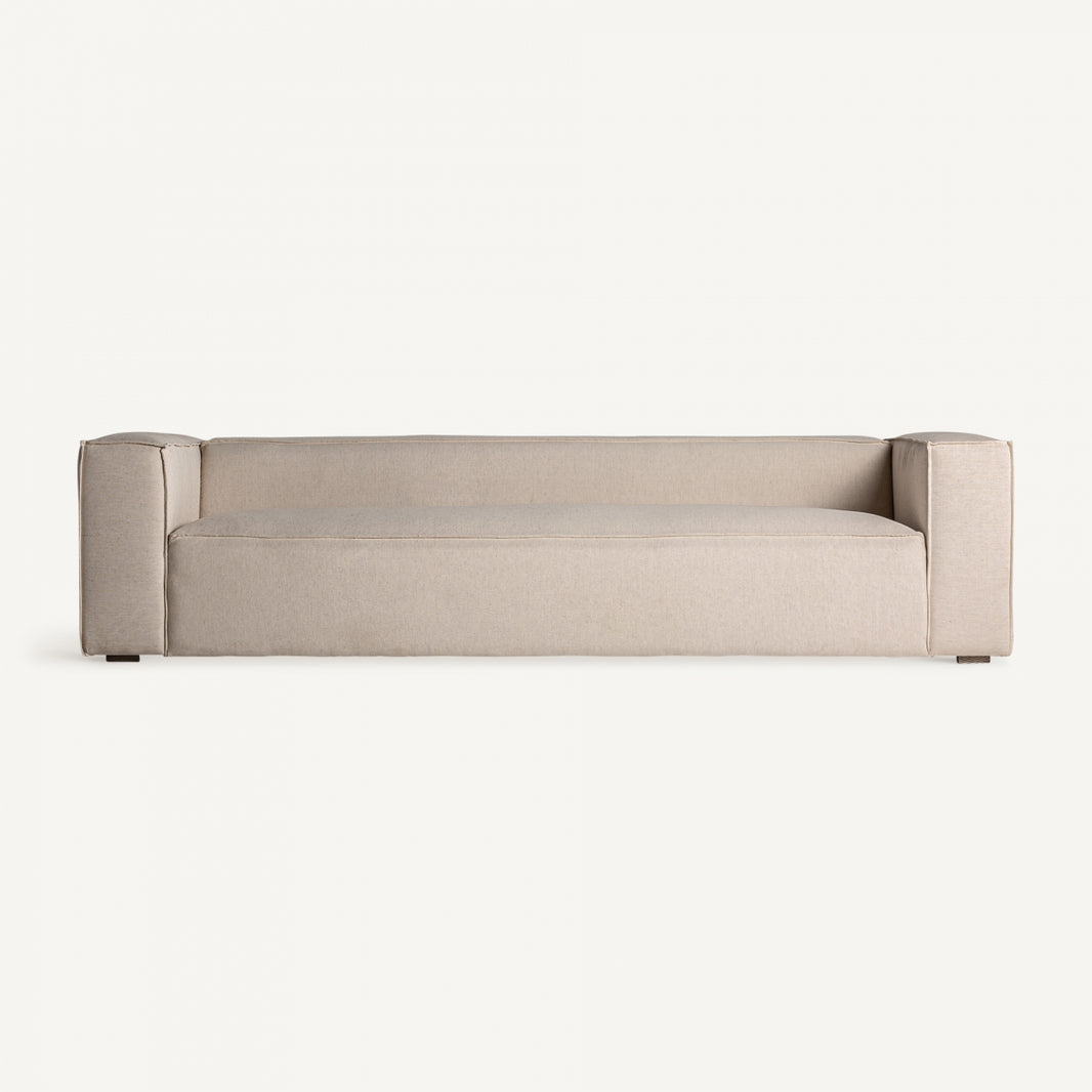 Sofá elegante en beis