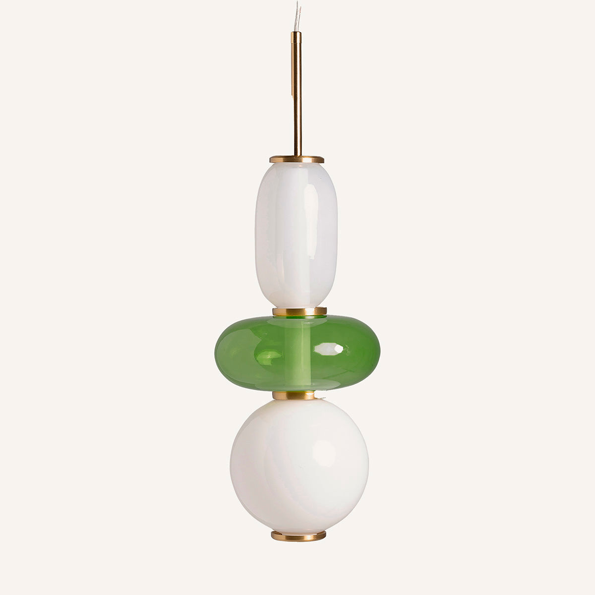Lámpara de colgar, fabricada de vidrio translúcido color verde y blanco. Tipo cristal Baudelaire