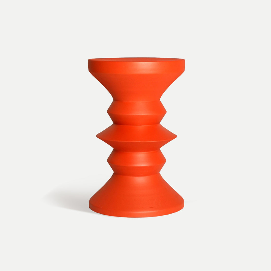 Mesa auxiliar de diseño naranja