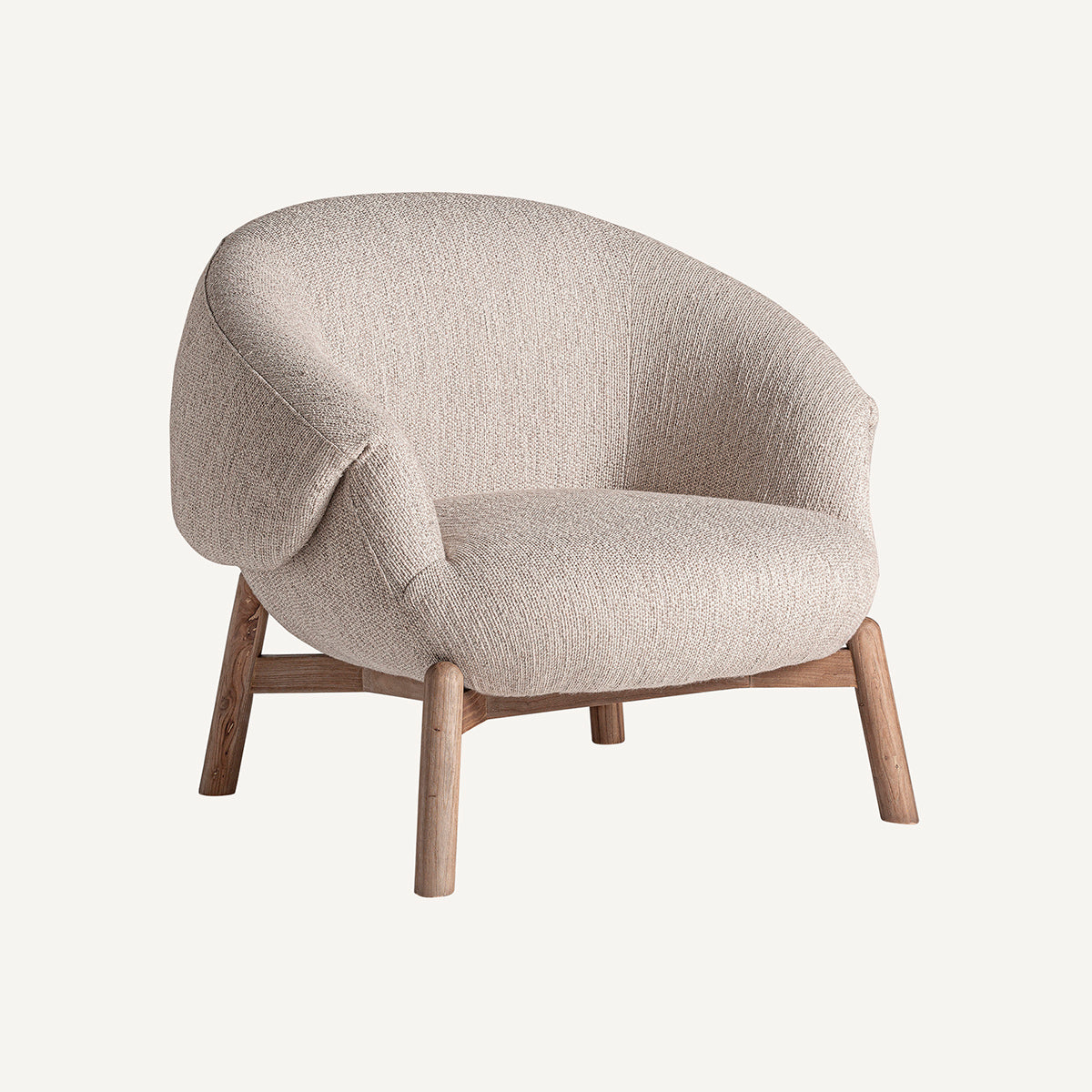Sillón fabricado en madera de olmo combinado con tapizado poliéster, color beige