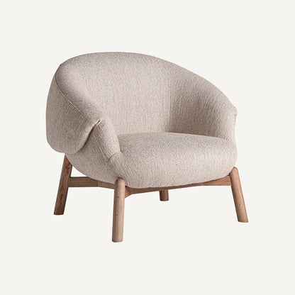 Sillón fabricado en madera de olmo combinado con tapizado poliéster, color beige