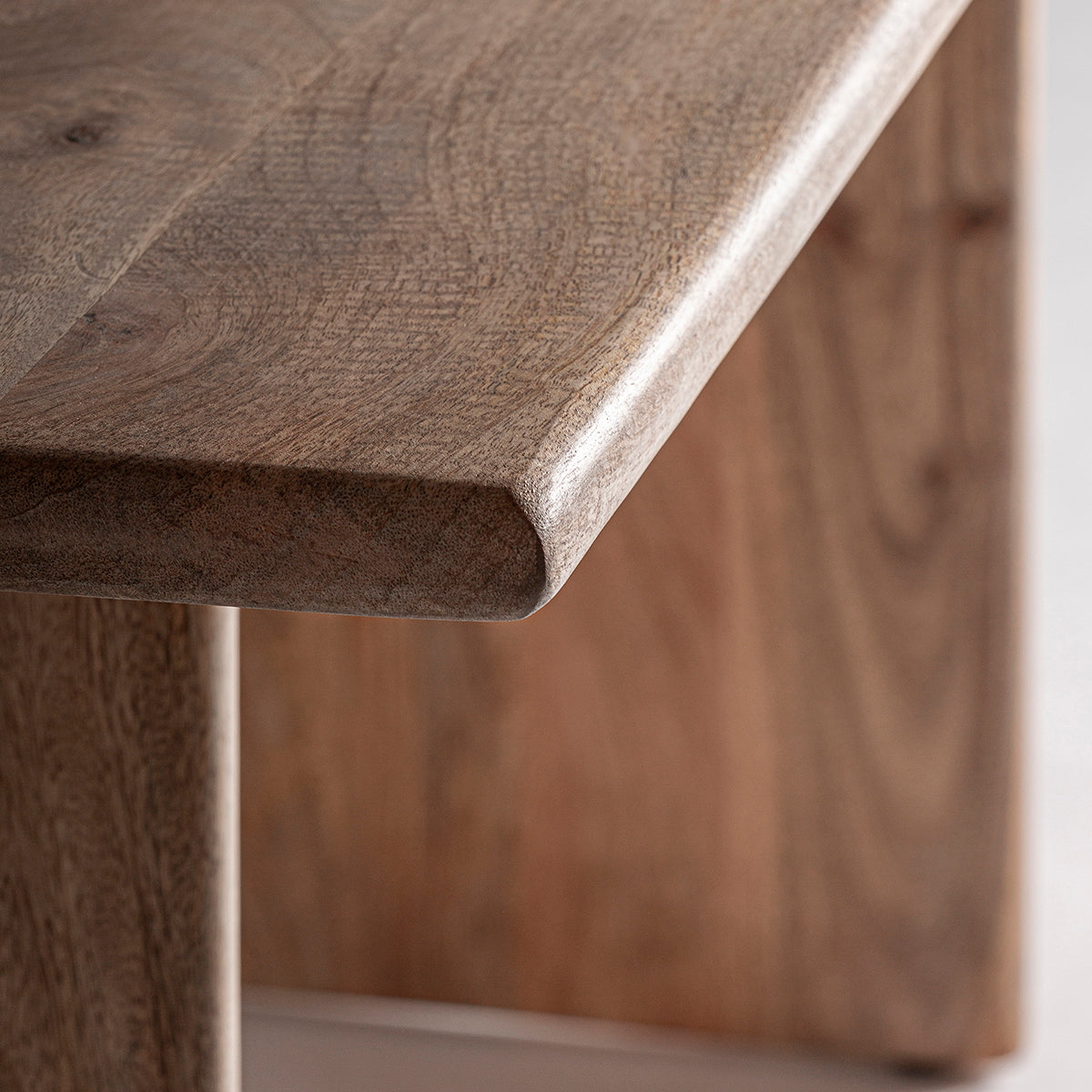 Mesa de escritorio en madera de mango color natural