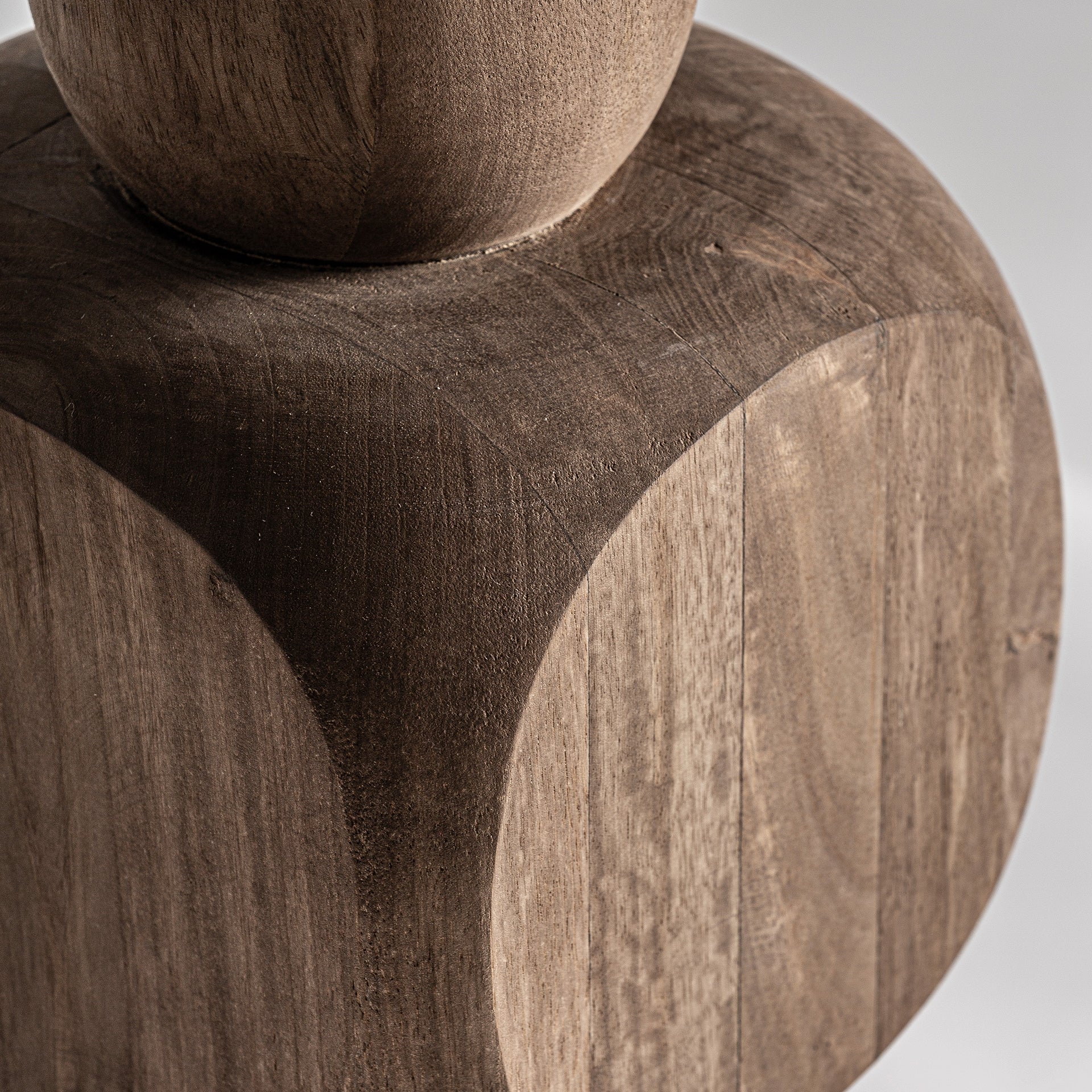 Detalle de Lámpara de pie en madera de mango 