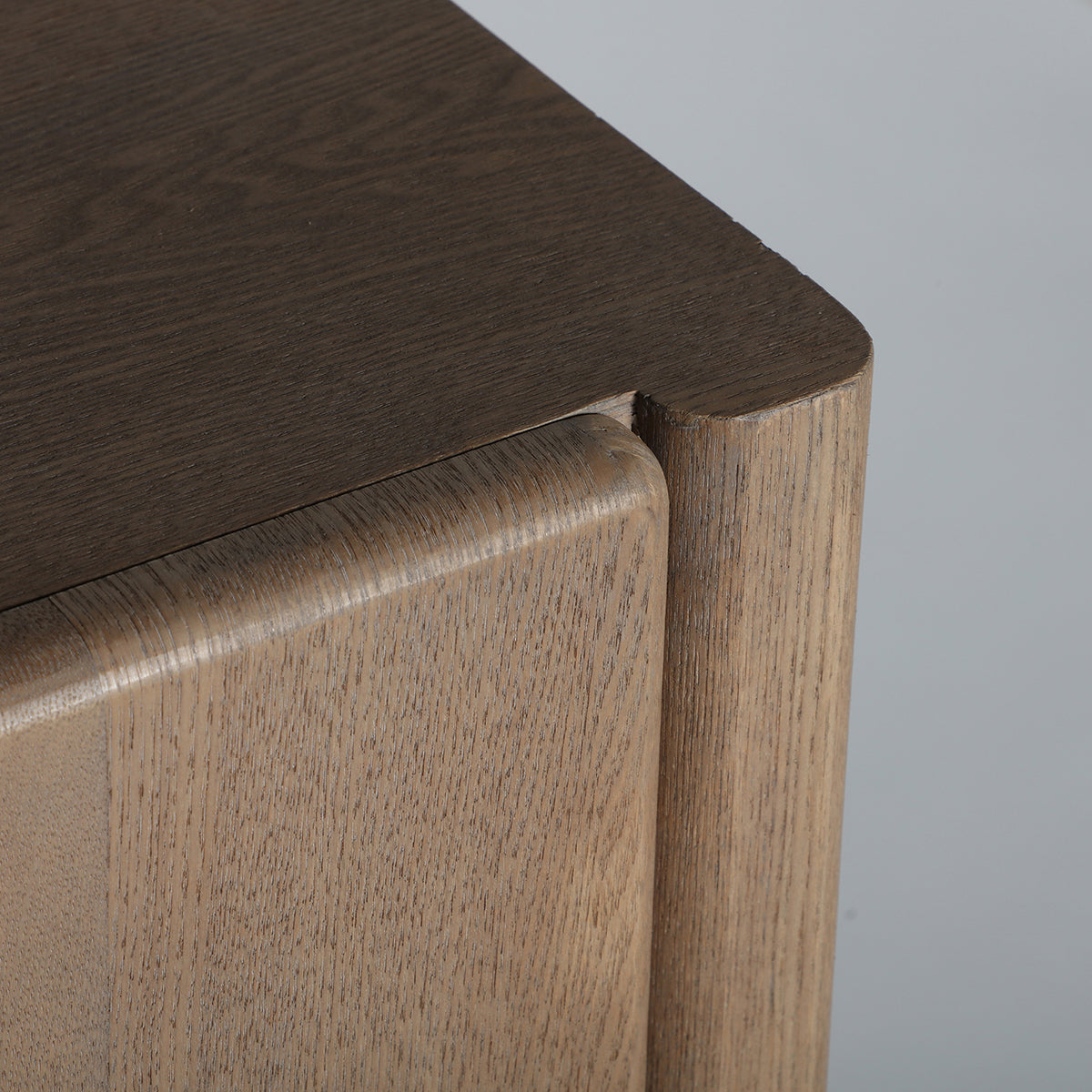 Aparador Busk fabricado en madera de fresno 