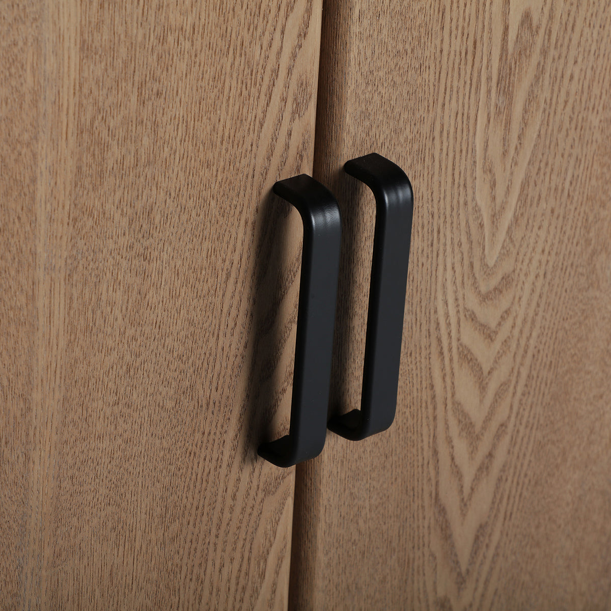 Aparador Busk fabricado en madera de fresno 