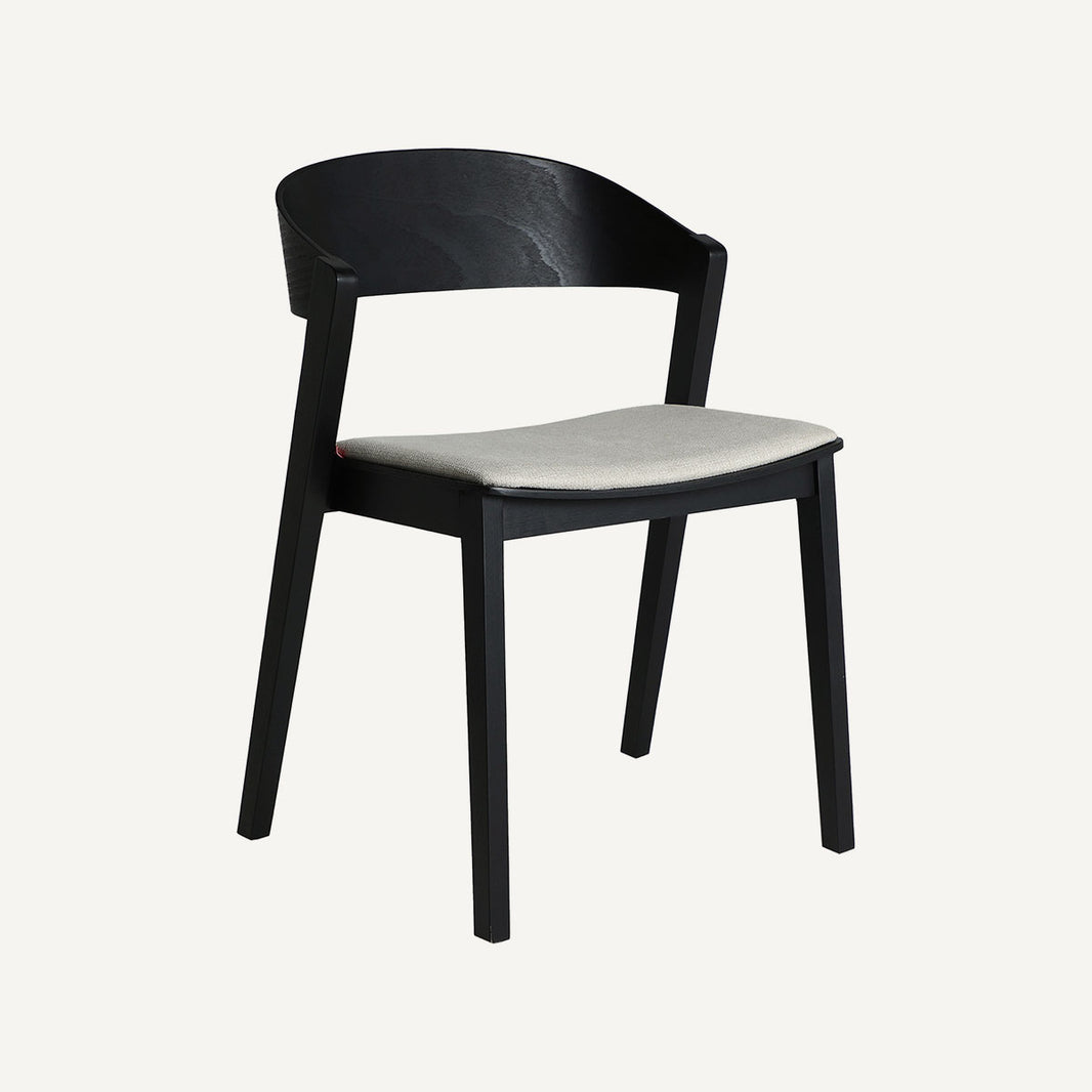 Silla contemporánea en madera de haya negro combinado con tejido poliéster gris.