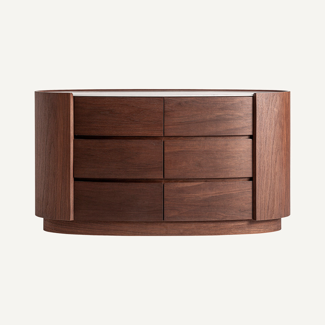 Cómoda en madera contrachapada de roble marrón y piedra blanca. Seis cajones