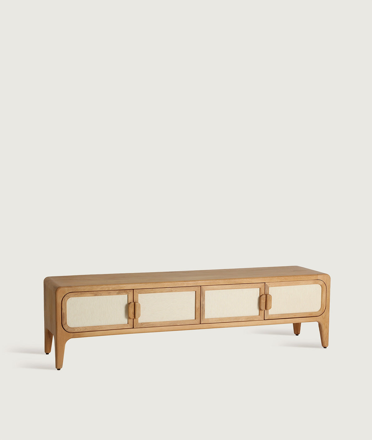Mueble TV fabricado en madera de mango combinado con detalles en bambú beige.