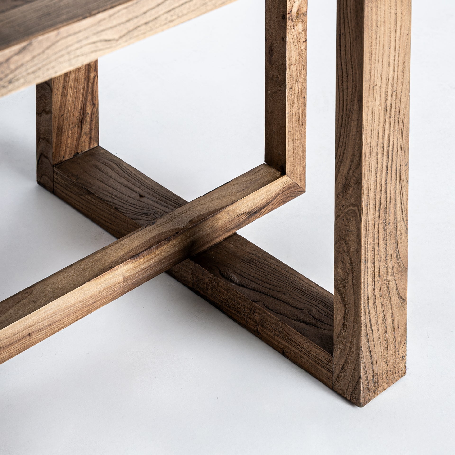 Mesa de escritorio grande de madera