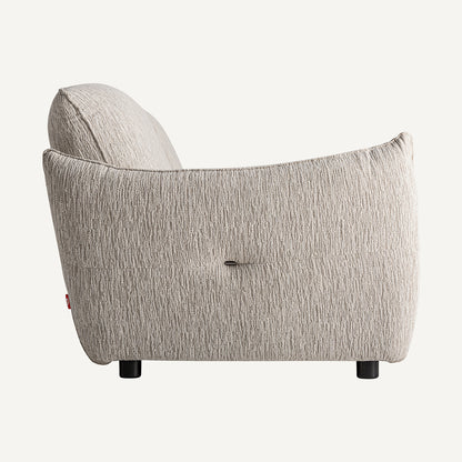 Sofá 2 plazas, de tejido poliéster con acabado jaspeado color beige grisáceo.