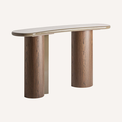 Consola fabricada en madera DM color verde combinado con chapa de madera marrón.