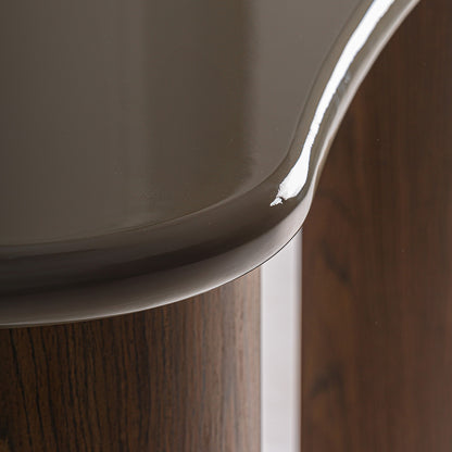 Consola fabricada en madera DM color verde combinado con chapa de madera marrón.