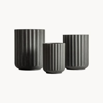 Set de 3 Maceteros gris oscuro en distintos tamaños