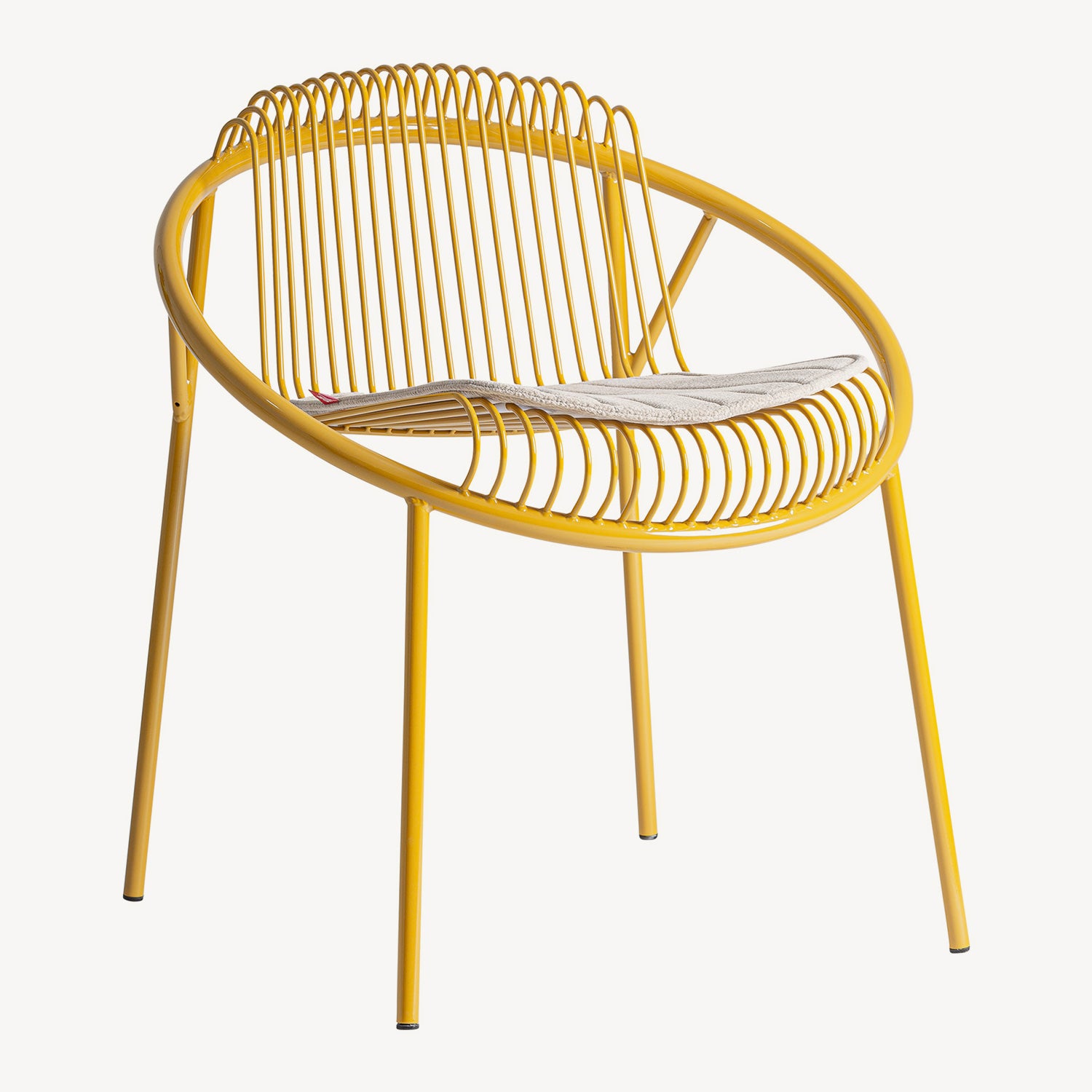 Silla Brienz outdoor en color mostaza con cojín hidrófugo para terraza