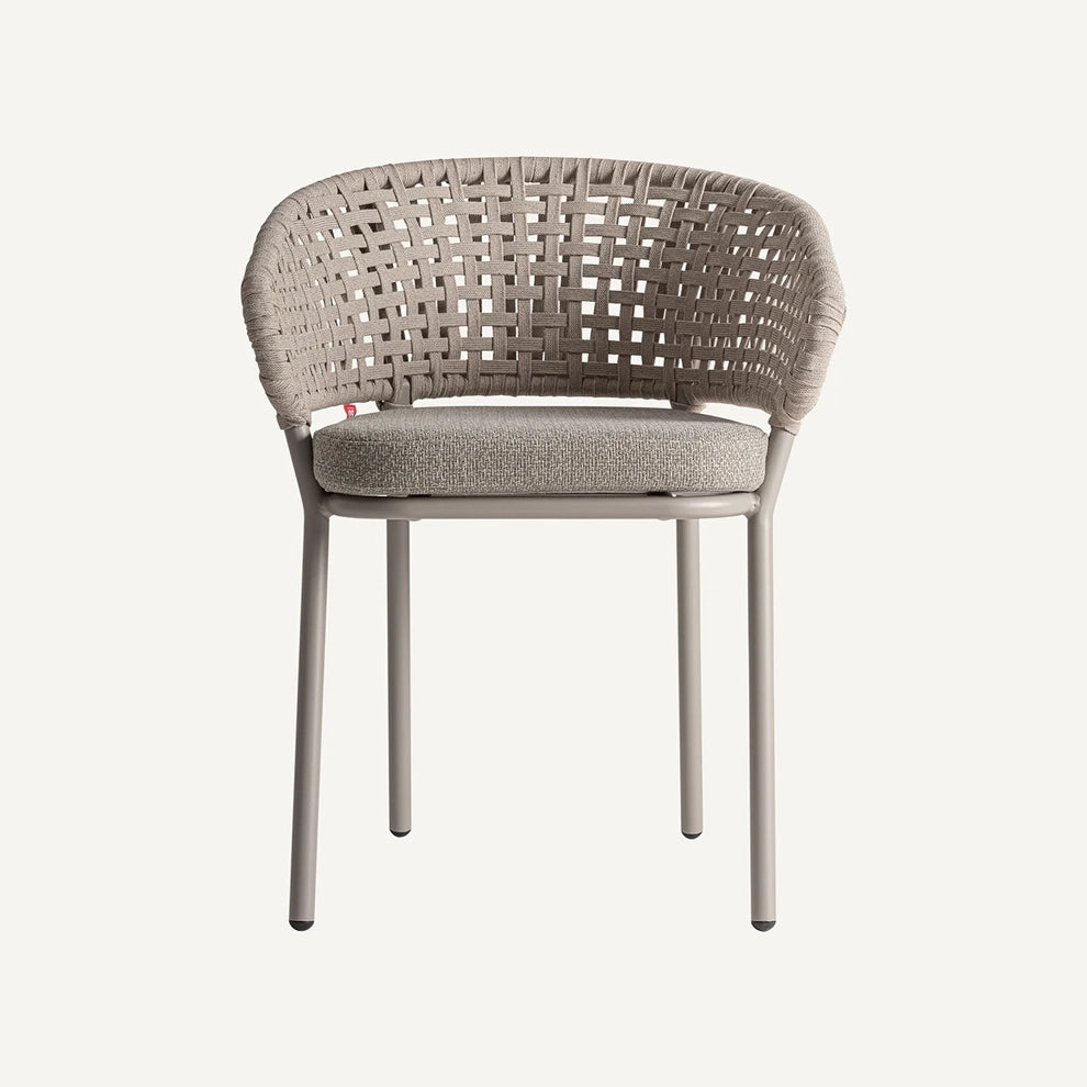 Silla de exterior de aluminio en topo, gris y marrón, con polipropileno.