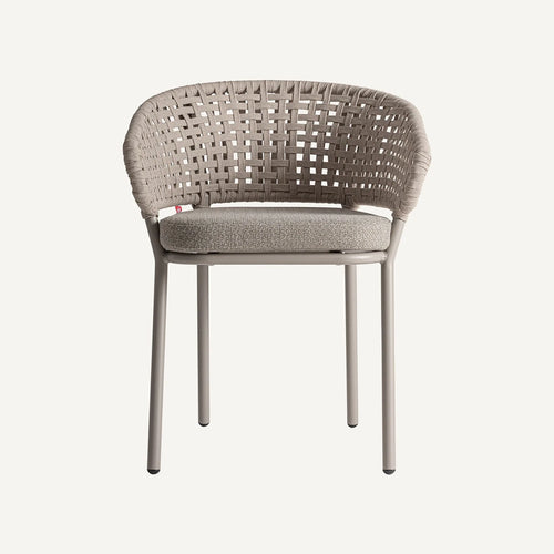 Silla de exterior de aluminio en topo, gris y marrón, con polipropileno.