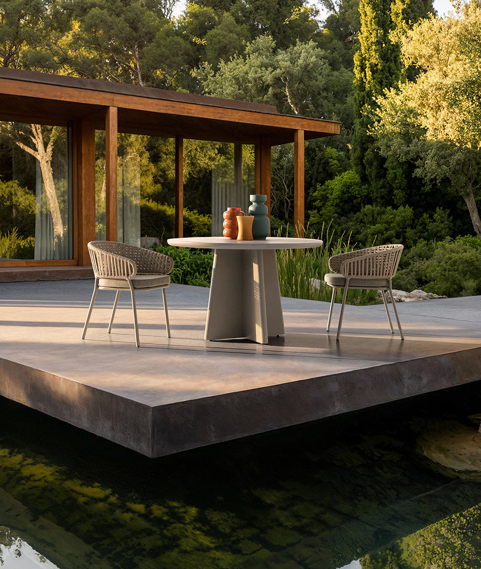 Silla Lenk de exterior, en aluminio y cuerda trenzada. Attico