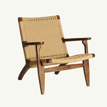 Sillón Jeshare en madera de olmo y la cuerda en marrón claro estilo boho