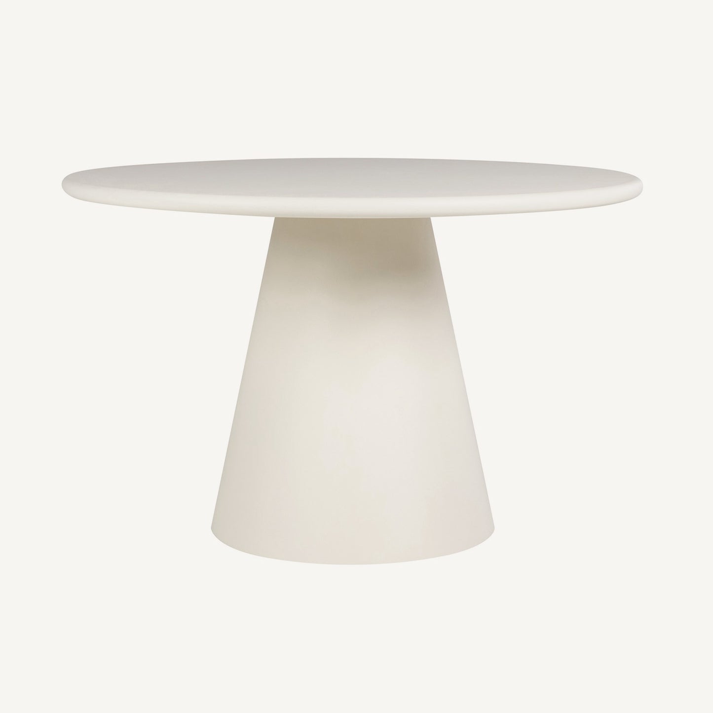 Mesa comedor Lirio en microcemento y madera prensada en color off white.