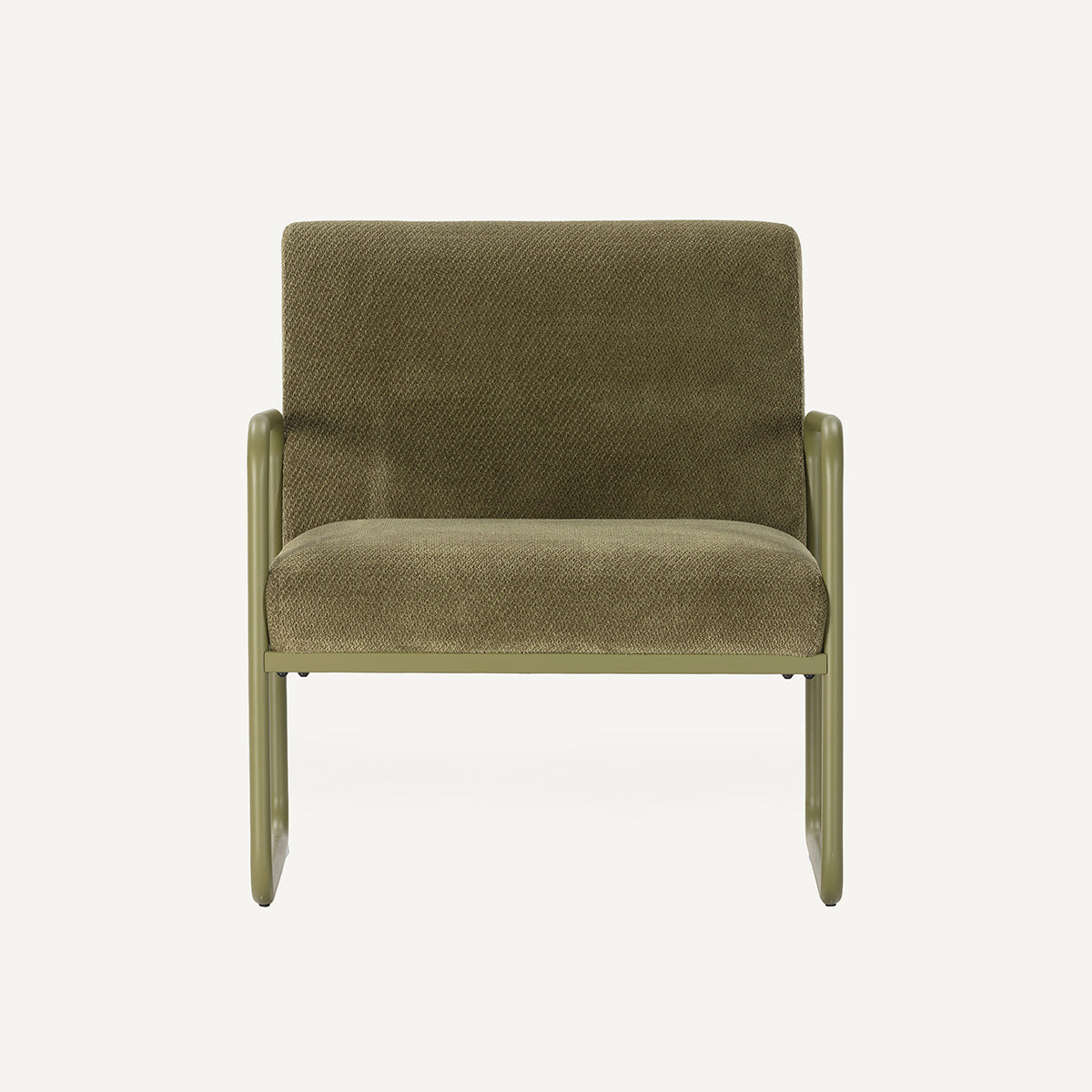 Sillón butaca tapizado de tela en color verde y estructura de metal.