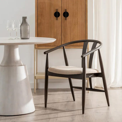 Silla Uru de madera roble negro con asiento de tejido lino para salón moderno